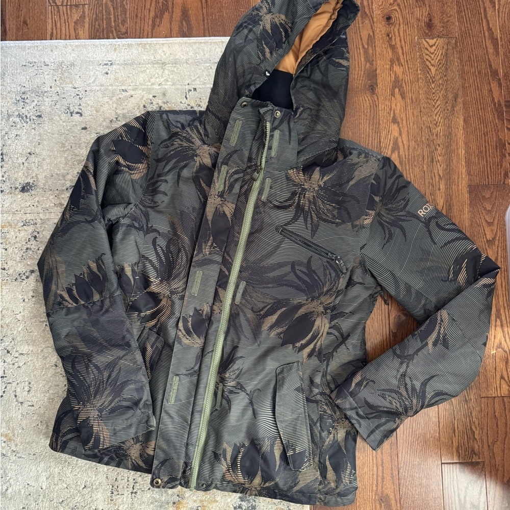 Roxy Black and Tan Hooded Ski Jacket Women’s XL